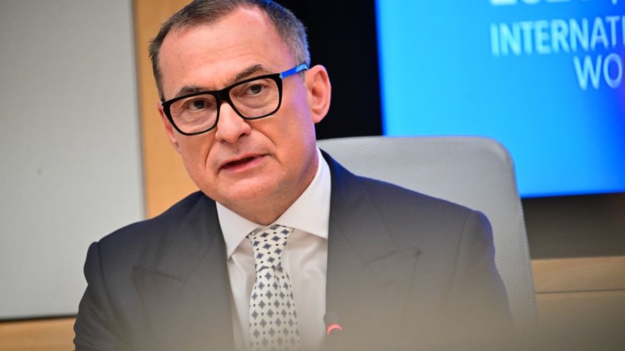 Anthropic Grants Banks Access to New AI