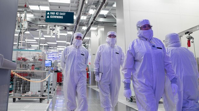 Apple Evaluates Chip Production at Intel and Samsung