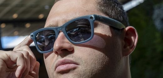 Apple Delays Introduction of Smart Glasses