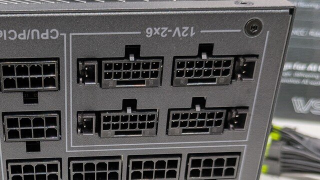 Asus und ASRock präsentieren 3.000 Watt Netzteile