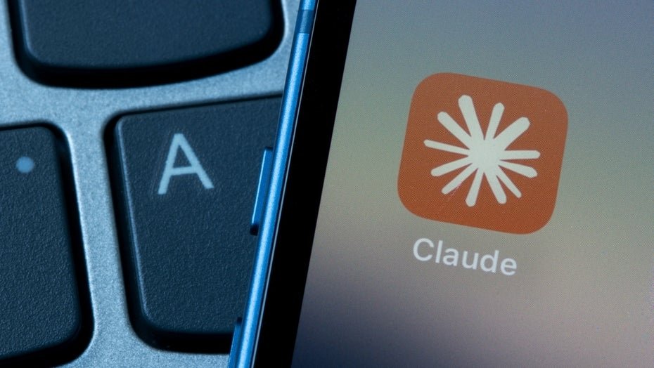 Claude Develops Internal Workspace Autonomously