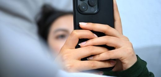 Großbritannien plant Social-Media-Ausgangssperre für Jugendliche