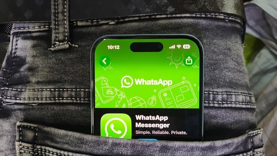 Green Dots in WhatsApp: New Contact Indicators