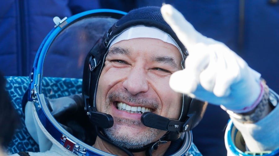 Italian Luca Parmitano to Fly with Artemis 3 in 2027