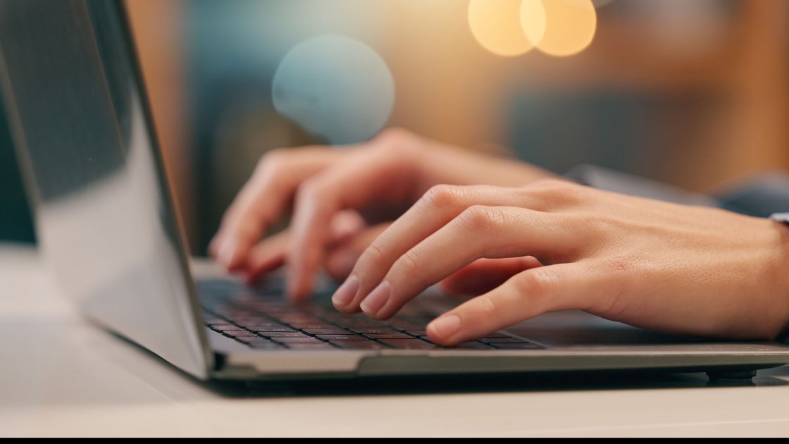 Neue EU-Regelung: Laptops künftig ohne Netzteil