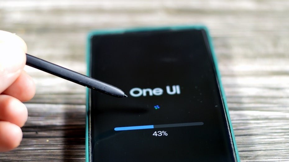 Samsung Brings One UI 8.5 to Older Galaxy Smartphones