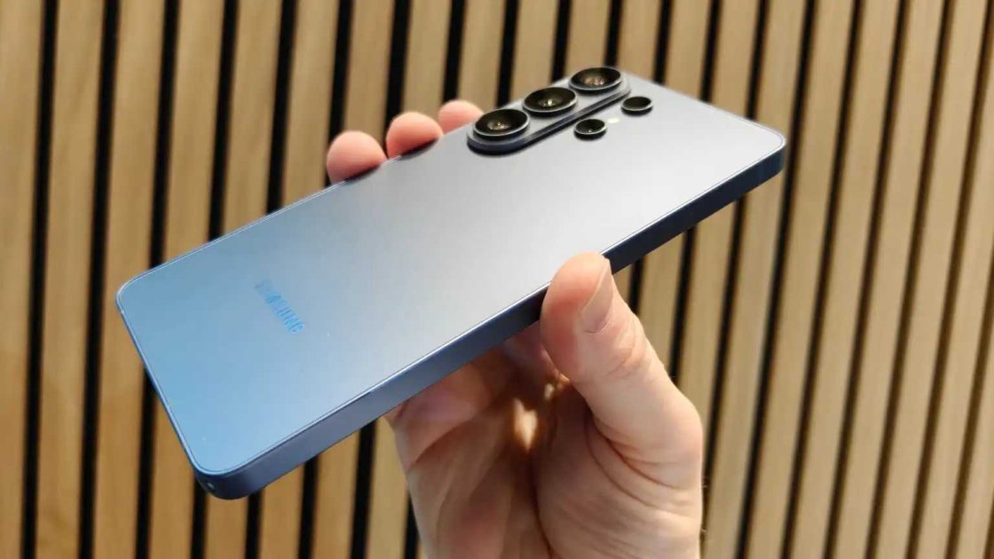 Samsung Investigates Display Issues with Galaxy S26 Ultra