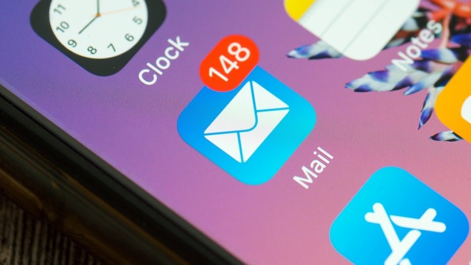 Security Vulnerability in Apple's Email Address Hiding Feature