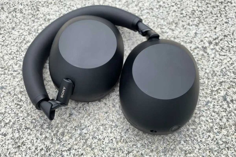 Sony Enhances WH-1000XM6 with New Firmware Update