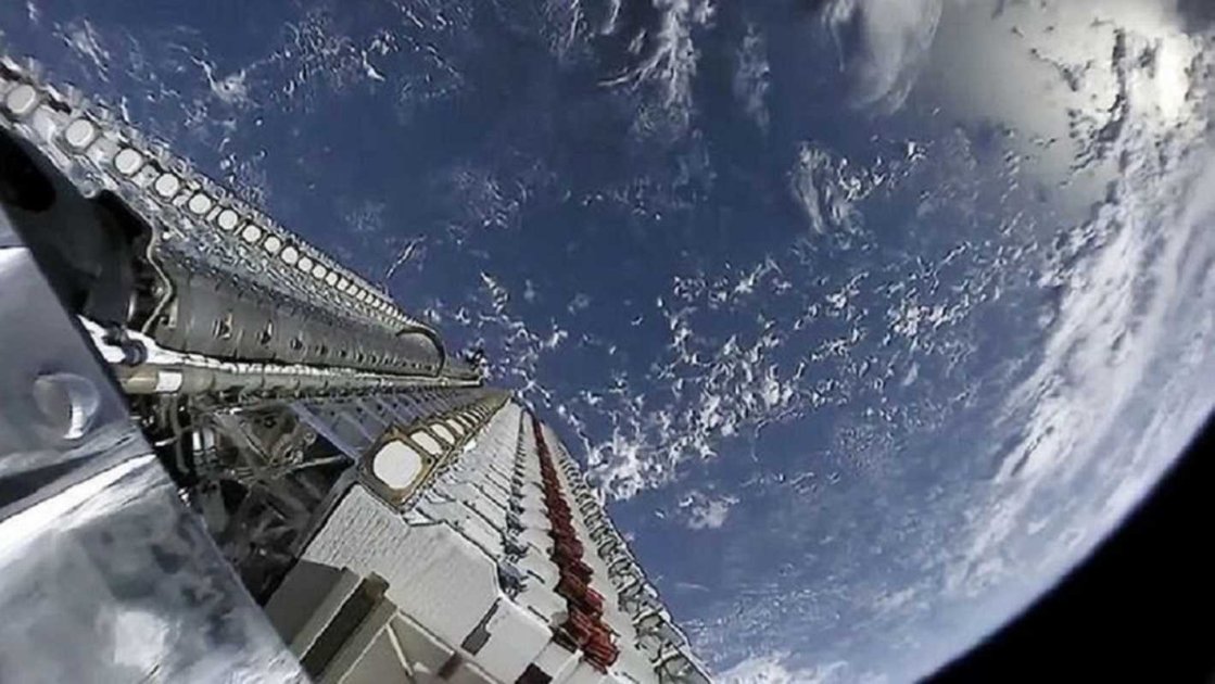 SpaceX Plans Mobile Service Under Starlink Brand